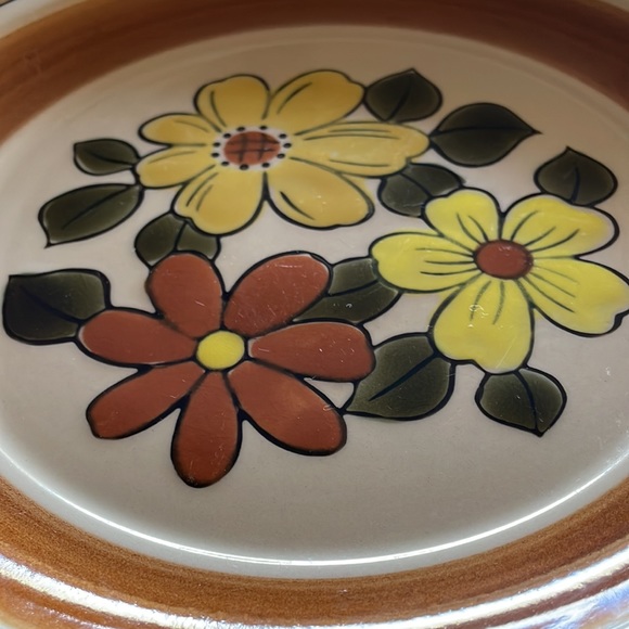 Four Vintage Daisy Vale Dinner Plates - Picture 7 of 11